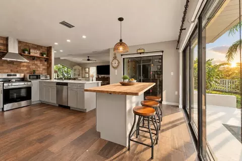 Kitchen - 4108 Daisy Dr, Hernando Beach, FL 34607 photo 6 of 8
