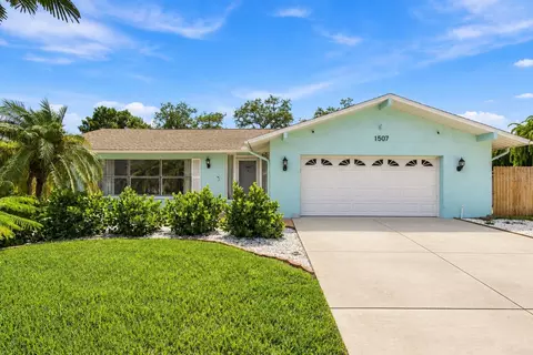 1507 Poinsettia Ave, Tarpon Springs, FL 34689