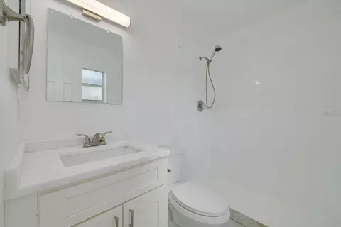 Bath - 14519 Birch St, Hudson, FL 34667 photo 1 of 2