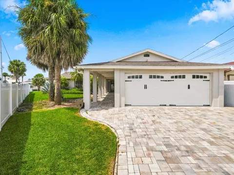 Exterior - 4087 Gulf Coast Dr, Hernando Beach, FL 34607 photo 3 of 17
