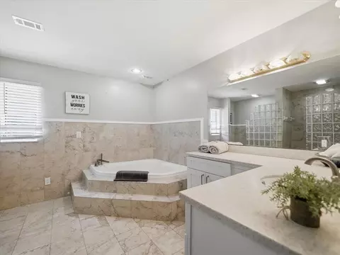 Bath - 4087 Gulf Coast Dr, Hernando Beach, FL 34607 photo 1 of 5