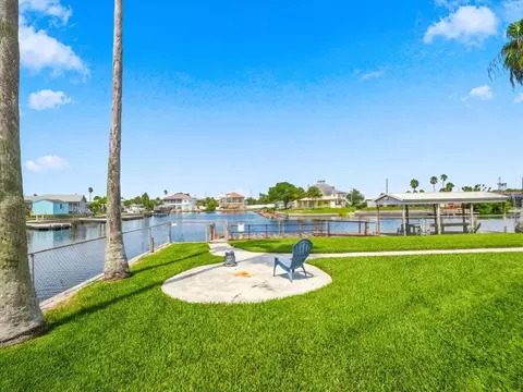 Exterior - 4087 Gulf Coast Dr, Hernando Beach, FL 34607 photo 14 of 17