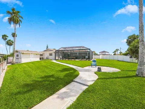 Exterior - 4087 Gulf Coast Dr, Hernando Beach, FL 34607 photo 15 of 17