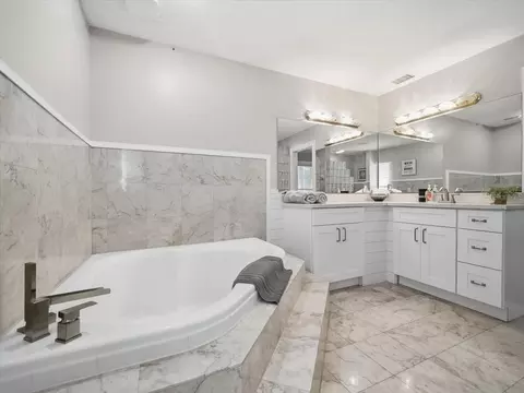 Bath - 4087 Gulf Coast Dr, Hernando Beach, FL 34607 photo 3 of 5