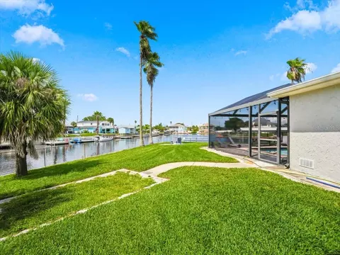 Exterior - 4087 Gulf Coast Dr, Hernando Beach, FL 34607 photo 13 of 17