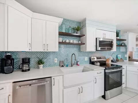 Kitchen - 4087 Gulf Coast Dr, Hernando Beach, FL 34607 photo 7 of 14