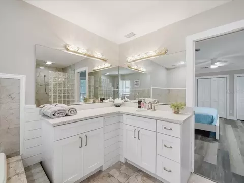 Bath - 4087 Gulf Coast Dr, Hernando Beach, FL 34607 photo 4 of 5