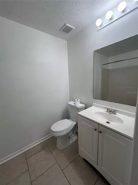 Bath - 9010 Mccormick St, Spring Hill, FL 34608 photo 3 of 4