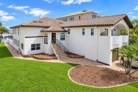 5226 Westshore Dr, New Port Richey, FL 34652