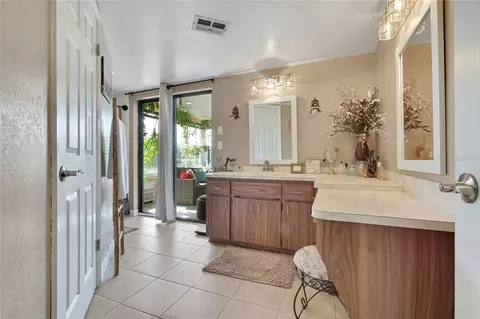 Bath - 8098 Shorecrest Ct, Spring Hill, FL 34606 photo 4 of 7