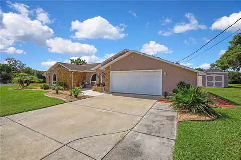 Exterior - 8098 Shorecrest Ct, Spring Hill, FL 34606 photo 3 of 19