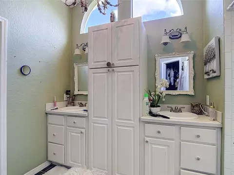 Bath - 4119 Castle Ave, Spring Hill, FL 34609 photo 3 of 7