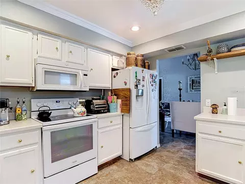 Kitchen - 4119 Castle Ave, Spring Hill, FL 34609 photo 4 of 7
