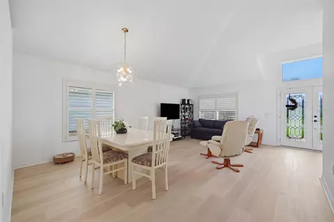 Dining - 1201 Dustan Pl, Trinity, FL 34655 photo 2 of 2
