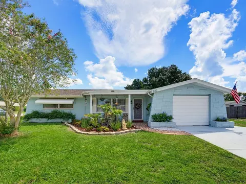 7130 Hollybay Rd, New Port Richey, FL 34653