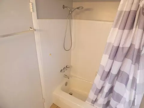 Bath - 7211 Tarrytown Dr, Spring Hill, FL 34606 photo 3 of 3