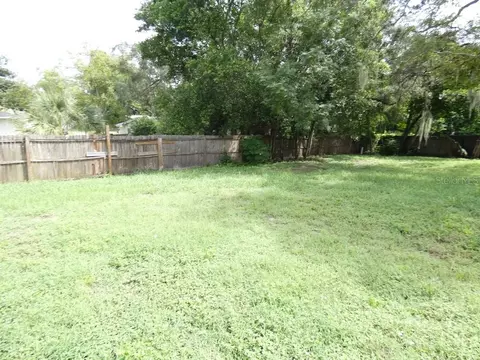 Exterior - 7211 Tarrytown Dr, Spring Hill, FL 34606 photo 7 of 10