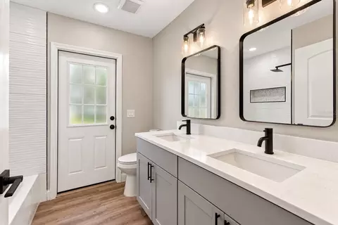 Bath - Undisclosed, Spring Hill, FL 34609 photo 3 of 3