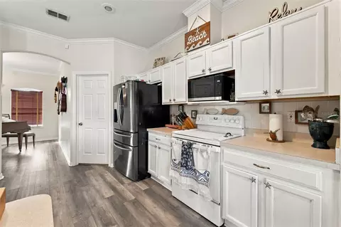 Kitchen - 11285 Timbercrest Rd, Spring Hill, FL 34608 photo 1 of 3
