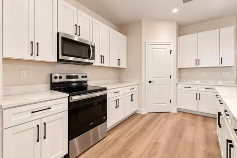 Kitchen - 12014 Sapphire Dr, Spring Hill, FL 34609 photo 2 of 6