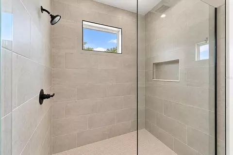 Bath - 12014 Sapphire Dr, Spring Hill, FL 34609 photo 3 of 7
