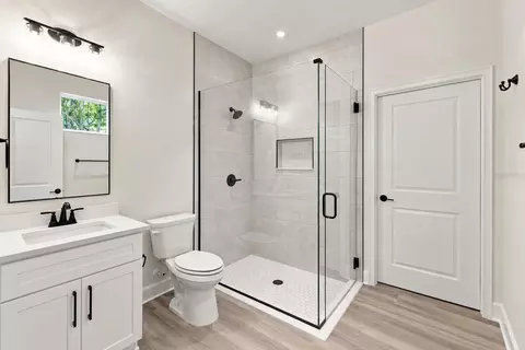 Bath - 12014 Sapphire Dr, Spring Hill, FL 34609 photo 5 of 7