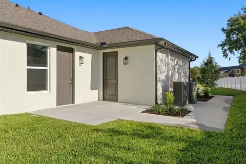 Exterior - 12014 Sapphire Dr, Spring Hill, FL 34609 photo 9 of 11