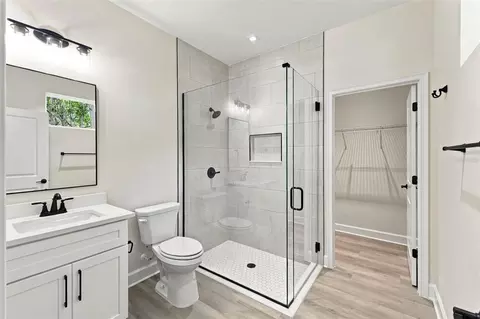 Bath - 12014 Sapphire Dr, Spring Hill, FL 34609 photo 6 of 7