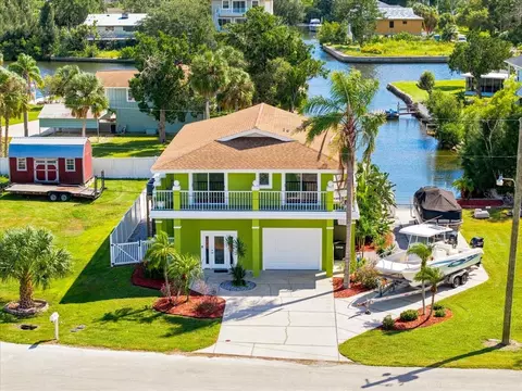 6744 Seaview Blvd, Hudson, FL 34667