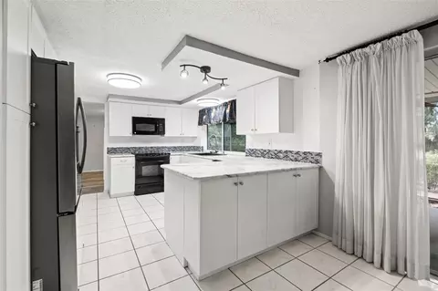 Kitchen - 8024 Beaver Creek Loop, Hudson, FL 34667 photo 7 of 7
