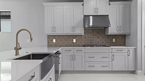 Kitchen - 14363 Hammock Oak St, Parrish, FL 34219 photo 4 of 6