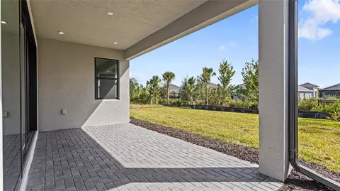 Exterior - 14363 Hammock Oak St, Parrish, FL 34219 photo 3 of 15