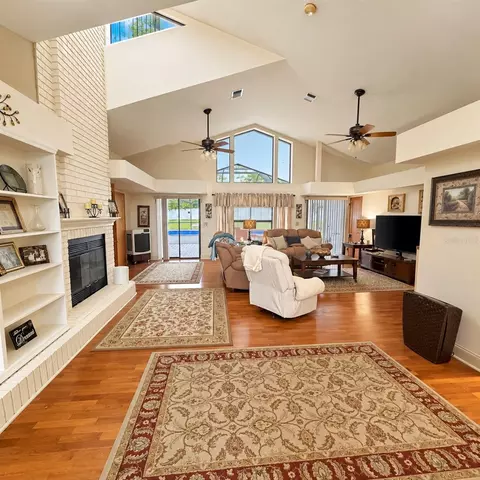 13285 Cecil Ct, Spring Hill, FL 34609 photo 2