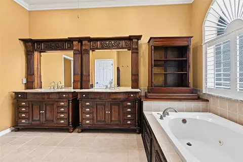 Bath - 1300 Trimaran Pl, Trinity, FL 34655 photo 3 of 4