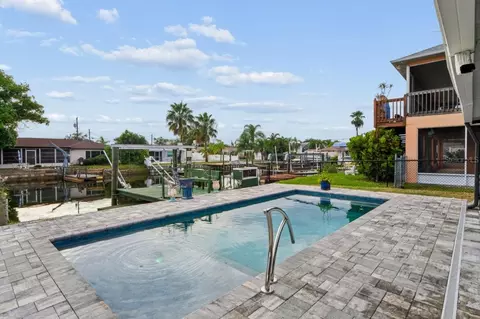 13701 Leslie Dr, Hudson, FL 34667