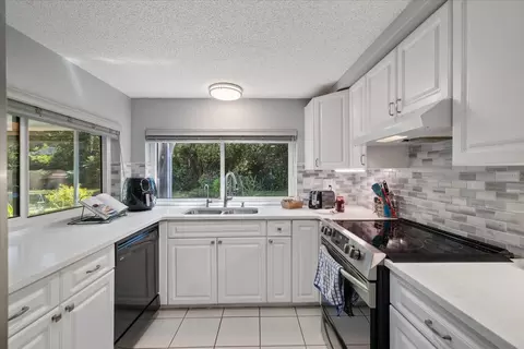 Kitchen - 8710 Arrowhead Dr, Hudson, FL 34667 photo 3 of 5