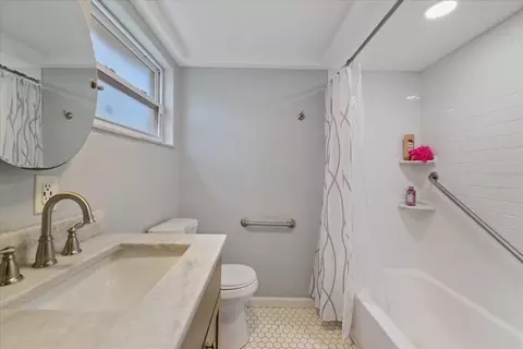 Bath - 8710 Arrowhead Dr, Hudson, FL 34667 photo 6 of 7