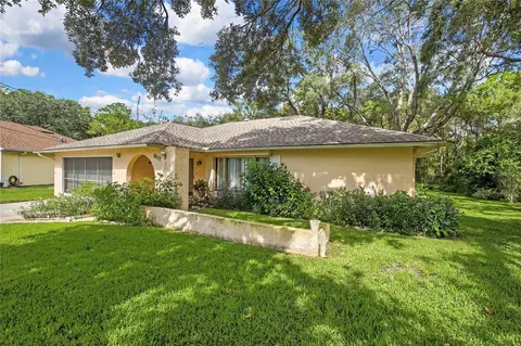 Exterior - 5517 Piedmont Dr, Spring Hill, FL 34606 photo 5 of 10
