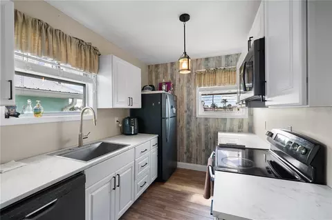 Kitchen - 3337 Mangrove Dr, Hernando Beach, FL 34607 photo 4 of 5