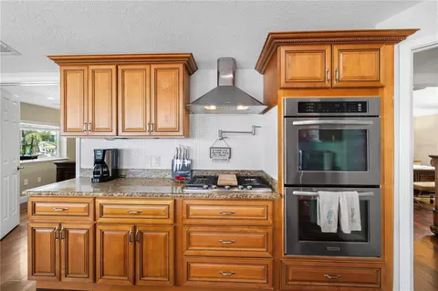 Kitchen - 3337 Mangrove Dr, Hernando Beach, FL 34607 photo 2 of 5