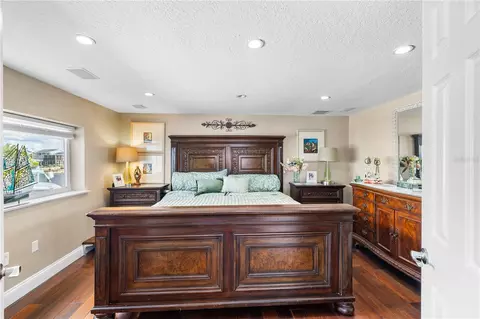 Bedroom - 3337 Mangrove Dr, Hernando Beach, FL 34607 photo 2 of 6