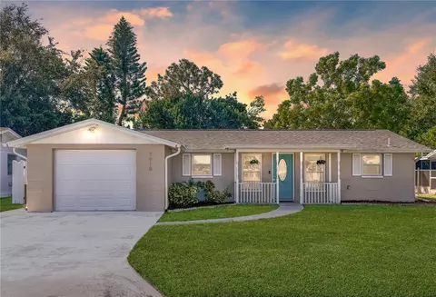 7910 Ilex Dr, Port Richey, FL 34668
