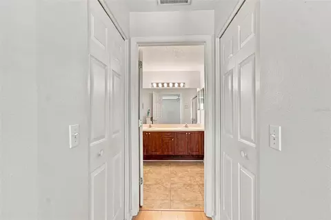 Entry Way - 11115 Sun Tree Rd, Hudson, FL 34667 photo 2 of 2