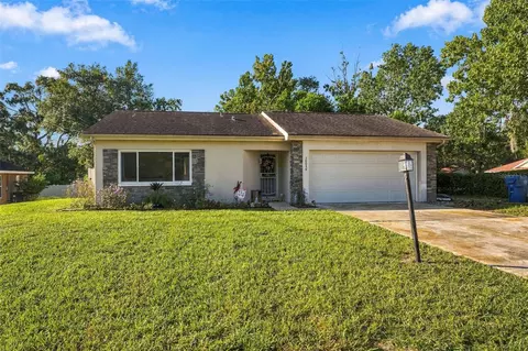 Exterior - 10048 Amidon St, Spring Hill, FL 34608 photo 7 of 9