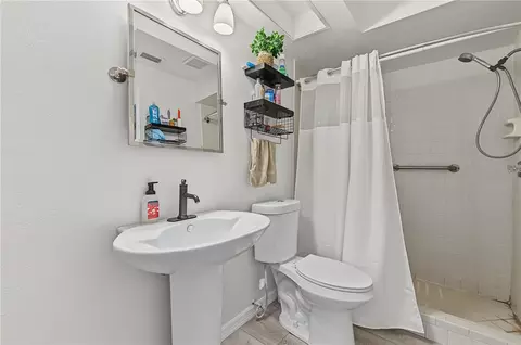 Bath - 10465 Mayflower Rd, Spring Hill, FL 34608 photo 2 of 2
