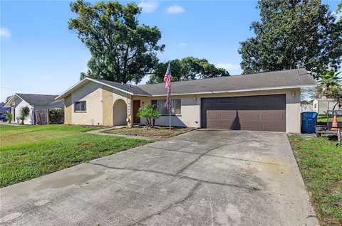 Exterior - 10465 Mayflower Rd, Spring Hill, FL 34608 photo 4 of 11