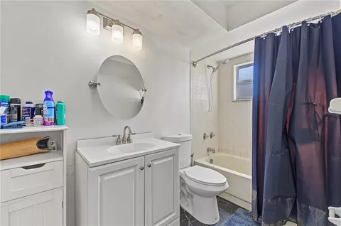 Bath - 10465 Mayflower Rd, Spring Hill, FL 34608 photo 1 of 2