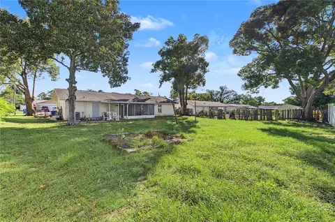 Exterior - 10465 Mayflower Rd, Spring Hill, FL 34608 photo 9 of 11