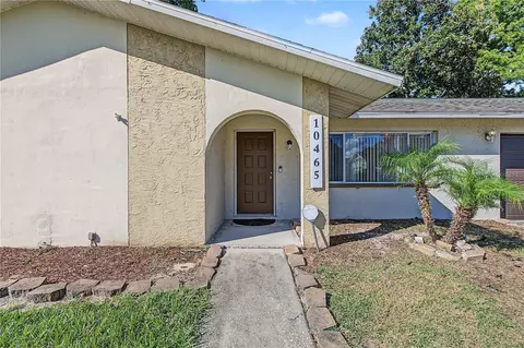 Exterior - 10465 Mayflower Rd, Spring Hill, FL 34608 photo 5 of 11