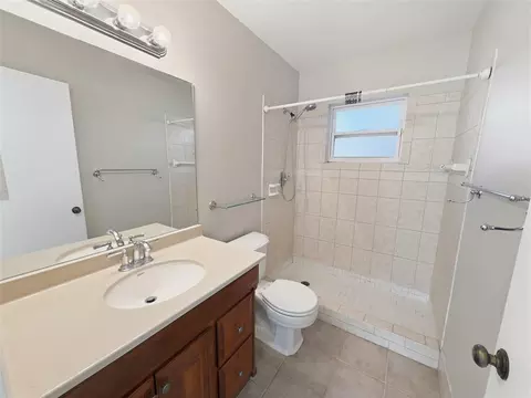 Bath - 12421 Brookside St, Spring Hill, FL 34609 photo 1 of 2